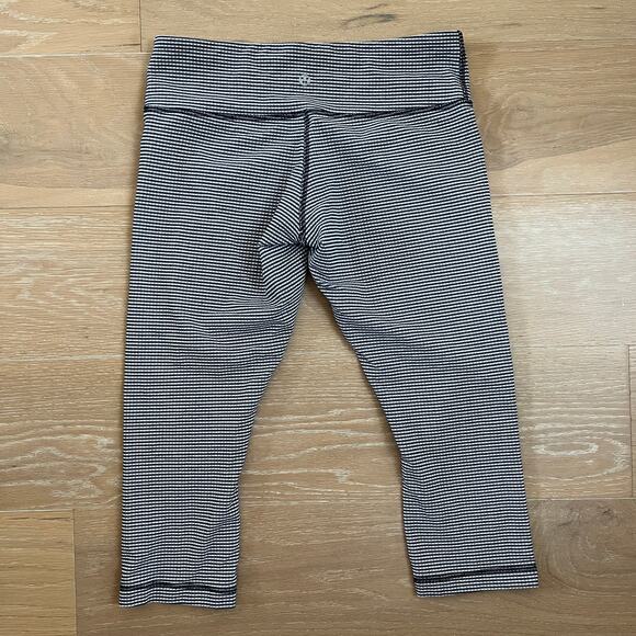 Lululemon Bundle 3 Cropped Leggings sz 8 Camo Striped Checked - Picture 5 of 9